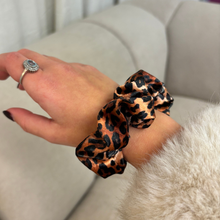 Load image into Gallery viewer, Leopard Scrunchie