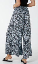 Load image into Gallery viewer, Leopard Trousers