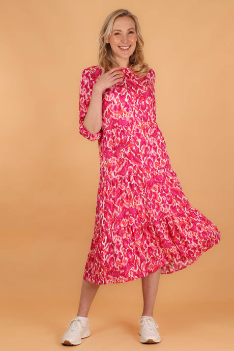 Abstract Print 3/4 Sleeve Classic Midi Tiered Dress in Pink