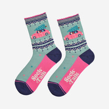 Load image into Gallery viewer, Women&#39;s Bamboo Socks - Green/Pink, Christmas Hedgehog Car: UK 3-7 | EU 36-40 | US 5-9