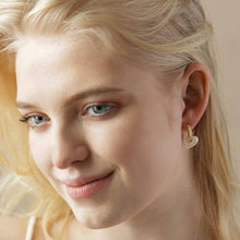 Load image into Gallery viewer, Pearl Resin Heart Huggie Hoop Earrings in Gold