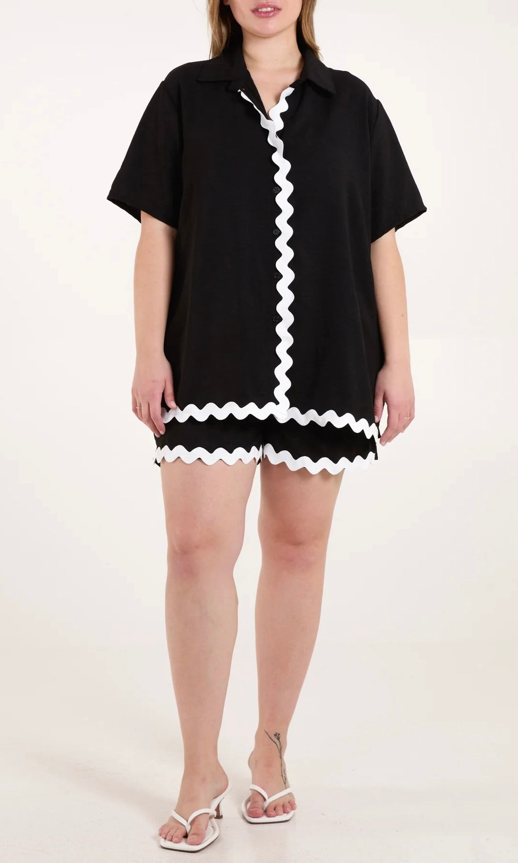 BLACK AND WHITE SCALLOP EDGE SHIRT & SHORTS SET