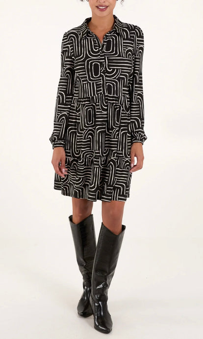 BLACK AND WHITE ABSTRACT GEOMETRIC BUTTON FRONT STRETCH DRESS