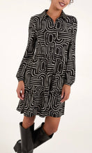 Load image into Gallery viewer, BLACK AND WHITE ABSTRACT GEOMETRIC BUTTON FRONT STRETCH DRESS