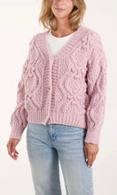 Load image into Gallery viewer, PINK CHUNKY KNIT CARDIGAN