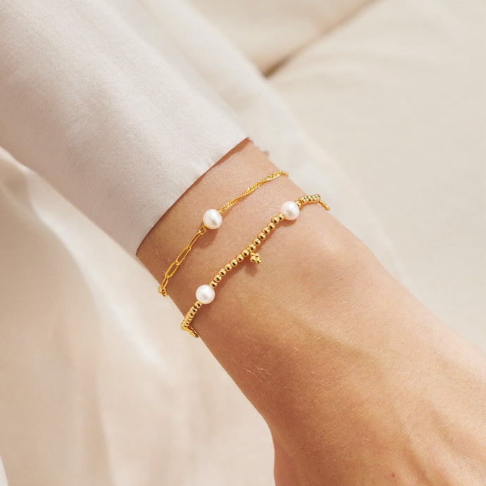 Stacks Of Style Set Of 2 Bracelets In White Pearl And Gold Plating