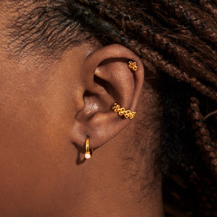 Stacks Of Style Set Of Earrings In White Pearl And Gold Plating