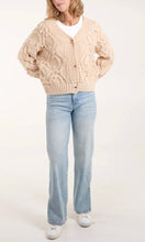 Load image into Gallery viewer, CREAM CHUNKY KNIT CARDIGAN