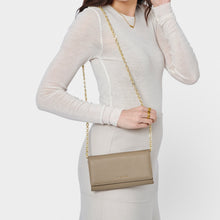 Load image into Gallery viewer, Light Taupe Rubi Chain Crossbody Purse