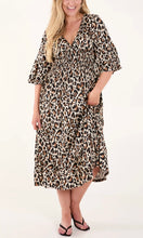 Load image into Gallery viewer, CURVE ANIMAL PRINT SHIRRED MIDI DRESS