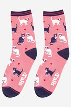 Load image into Gallery viewer, Women&#39;s Cats in Love Bamboo Socks in Pink: UK 3-7 | EU 36-40