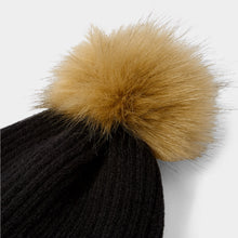 Load image into Gallery viewer, Black Knitted Hat