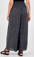 Load image into Gallery viewer, Leopard Trousers